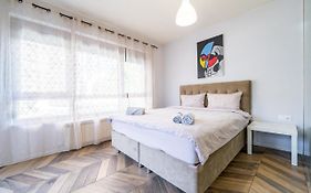 Azurro Residence